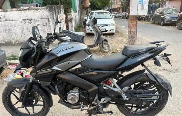bajaj pulsar ns160