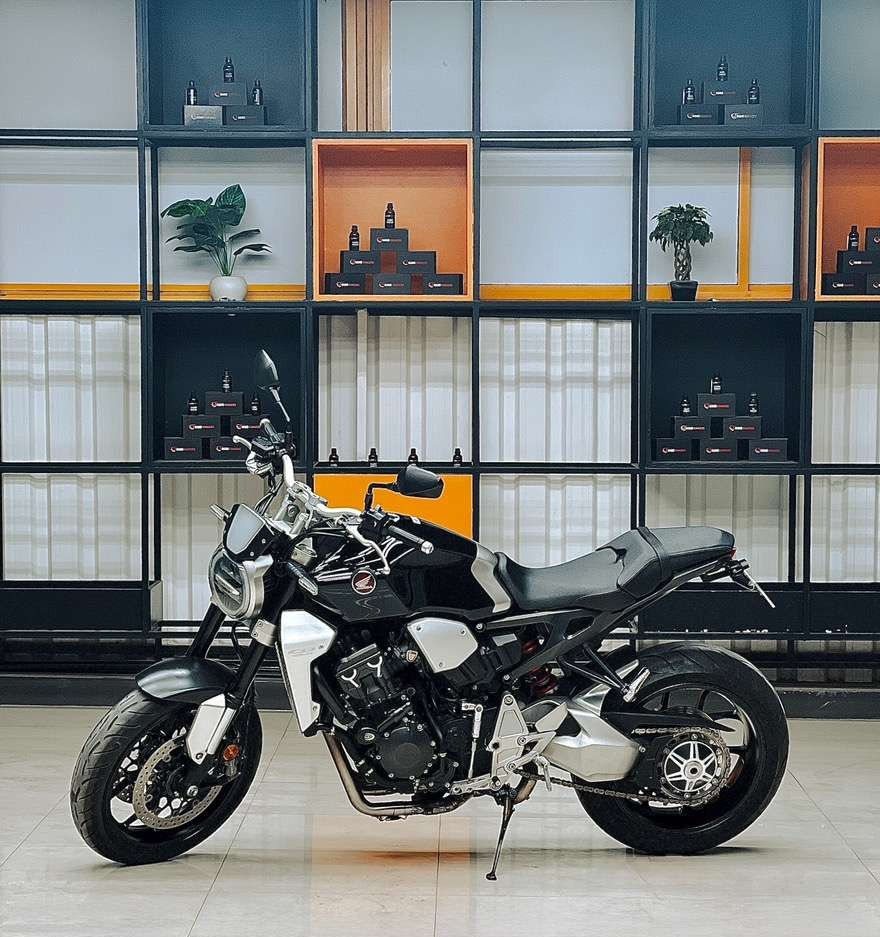 honda cb1000r (2019)