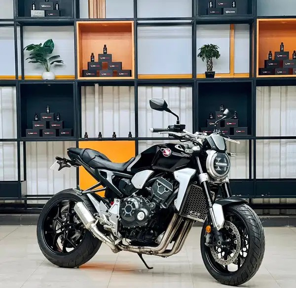 honda cb1000r (2019)