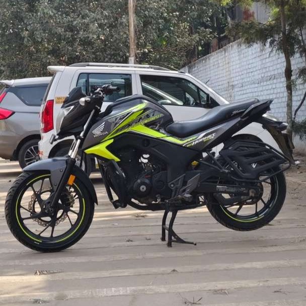 honda cb hornet 160r (2016)