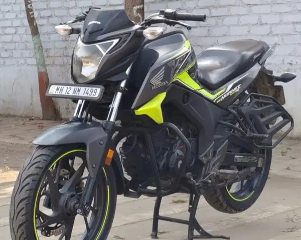 honda cb hornet 160r (2016)