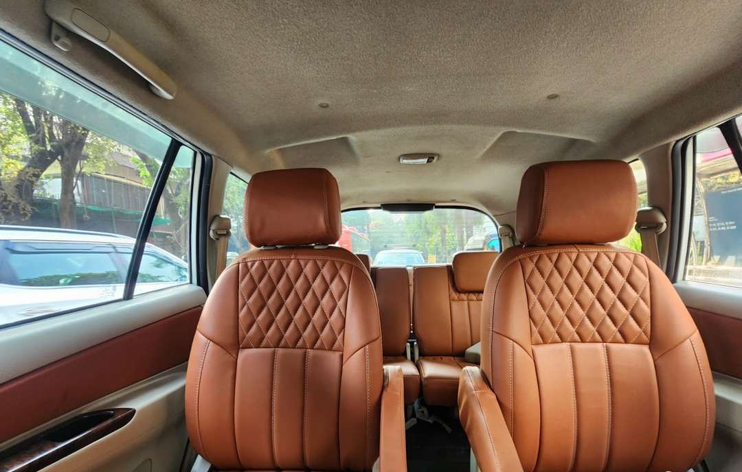 toyota innova (2014)