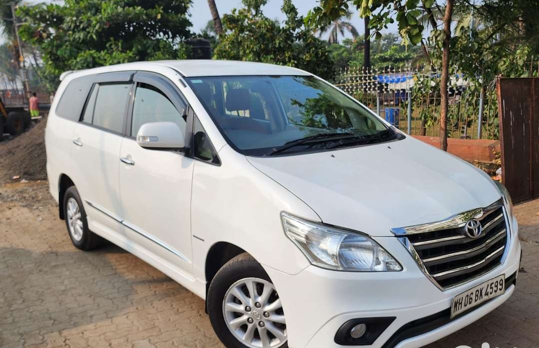 toyota innova (2014)