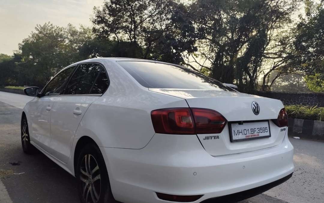 volkswagen jetta (2012)