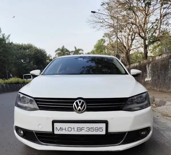 volkswagen jetta (2012)