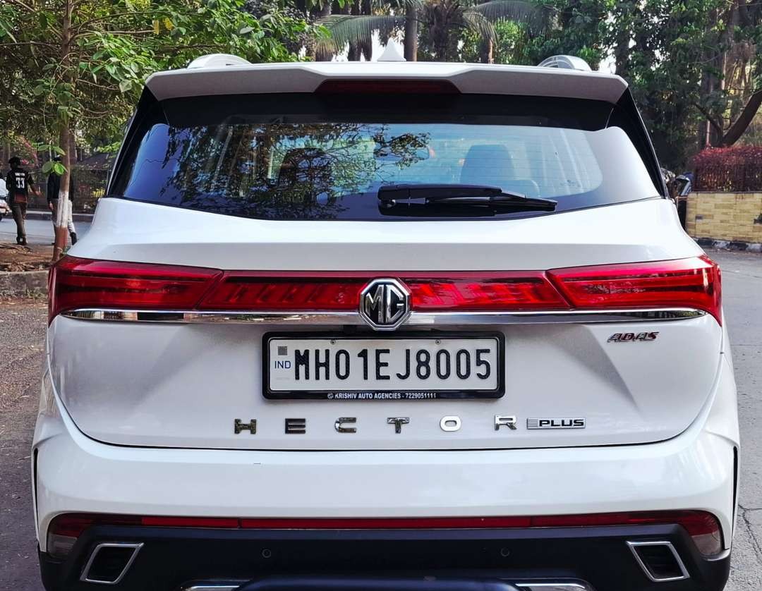 mg hector plus (2023)