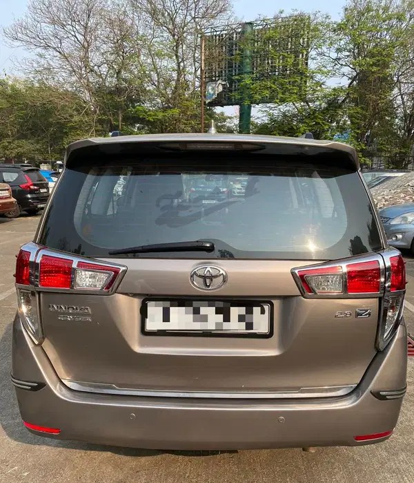 toyota innova crysta (2016)