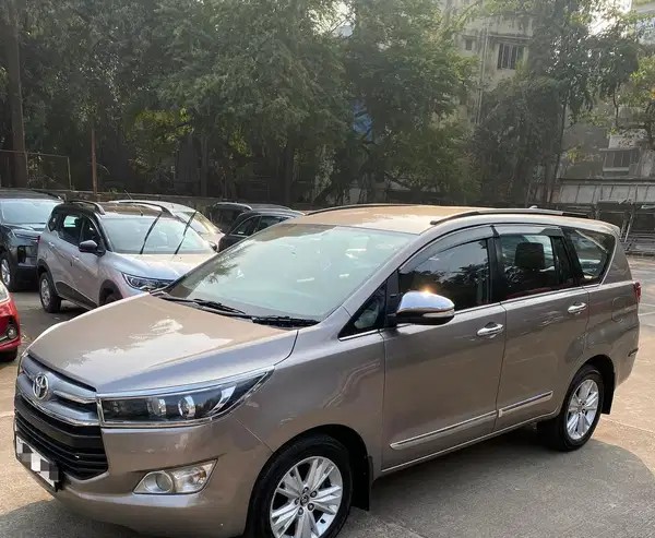 toyota innova crysta (2016)