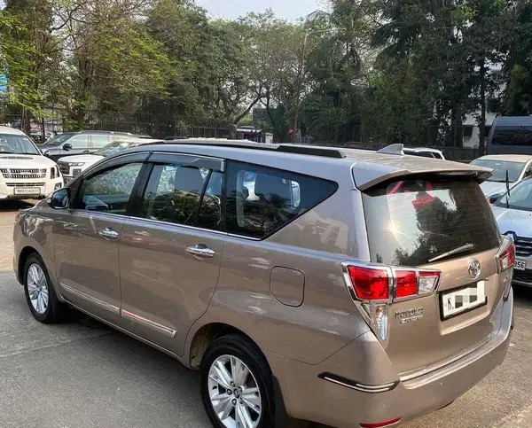 toyota innova crysta (2016)