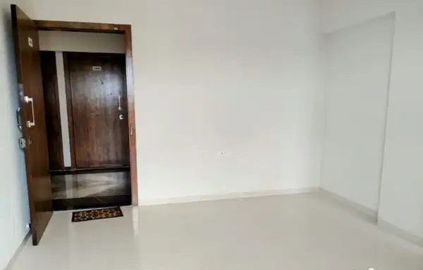 2 BHK - 2 Bathroom - 1000 sqft Spacious 2 Bhk near by station 5 min walk perfect for commuter