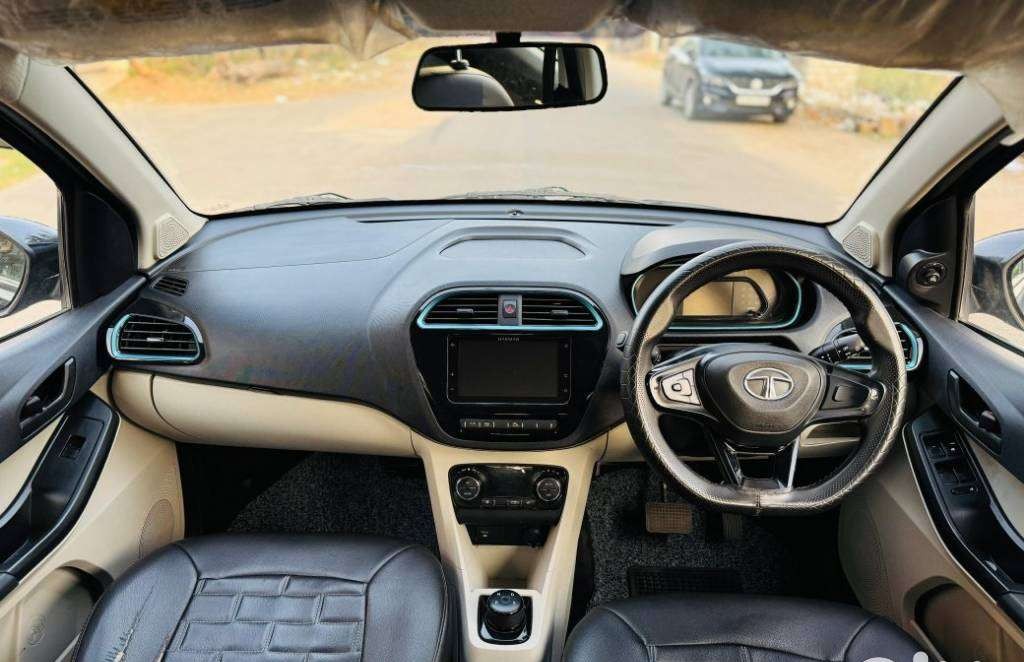 tata tiago ev (2023)