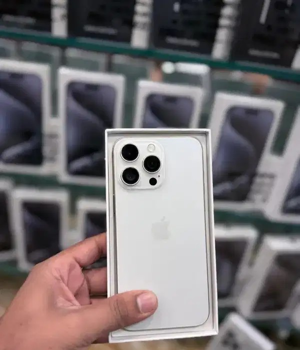 IPhone 15 pro max immaculate condition bill box warranty available